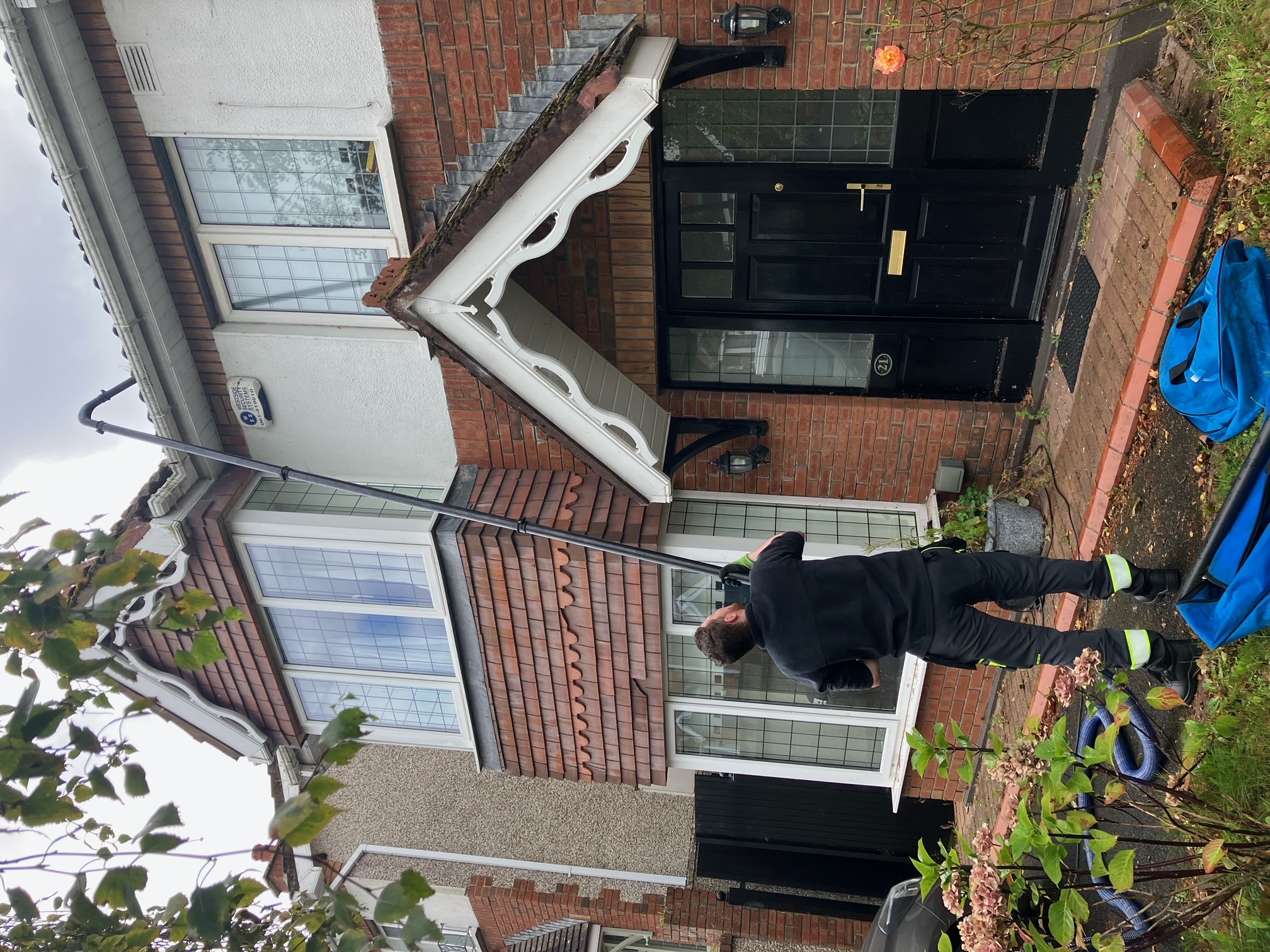 gutter cleaning gutter cleaning job